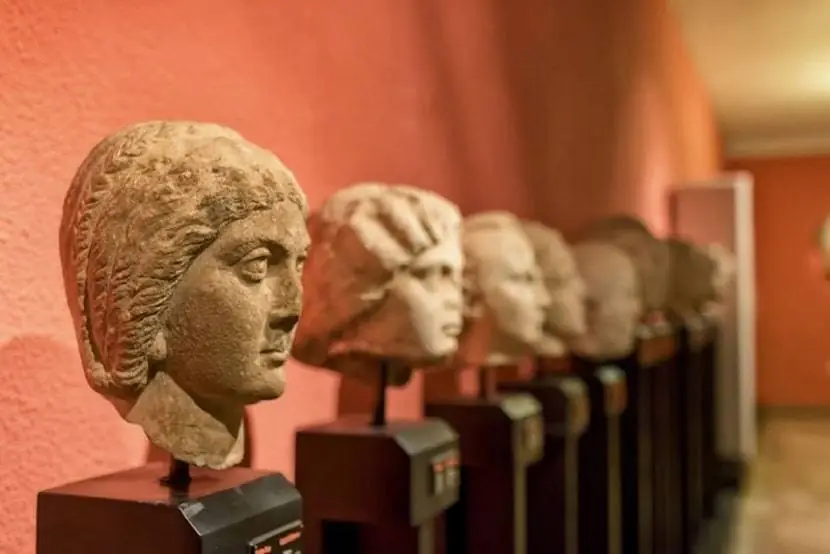 Hall of Heads and Portraits